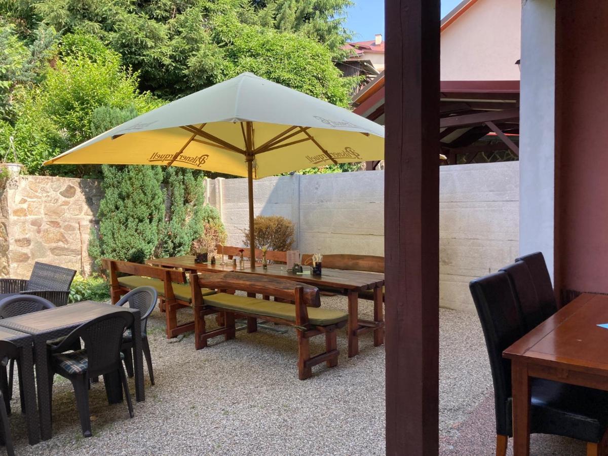 Country House & Restaurant Hronec מראה חיצוני תמונה