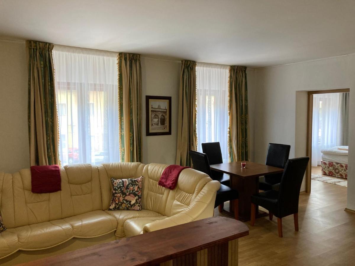 Country House & Restaurant Hronec מראה חיצוני תמונה